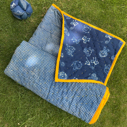 ORGANIC ZOO QUILT