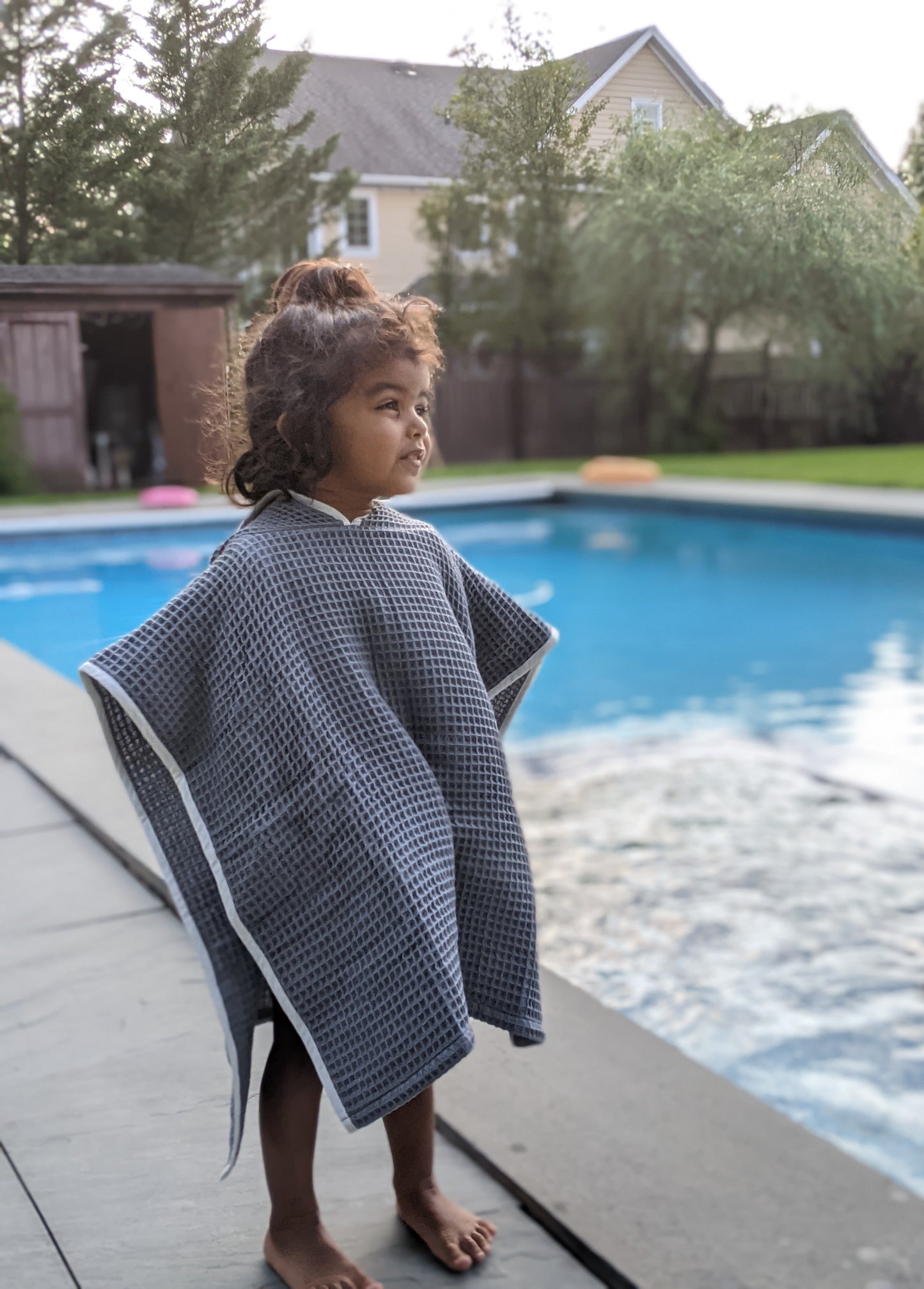 ORGANIC WAFFLE HOODED PONCHO TOWEL SET - GREY