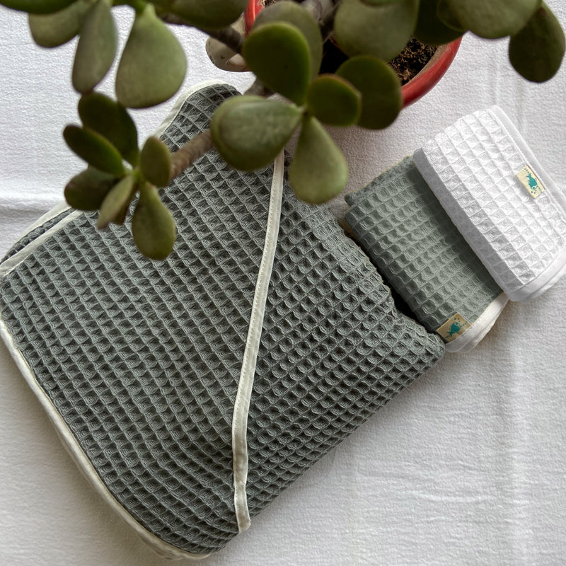 ORGANIC WAFFLE HOODED TOWEL SET - GREY