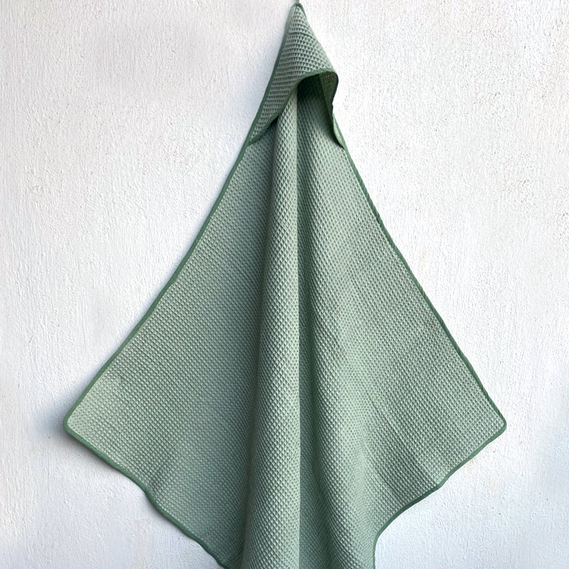 ORGANIC WAFFLE HOODED TOWEL SET