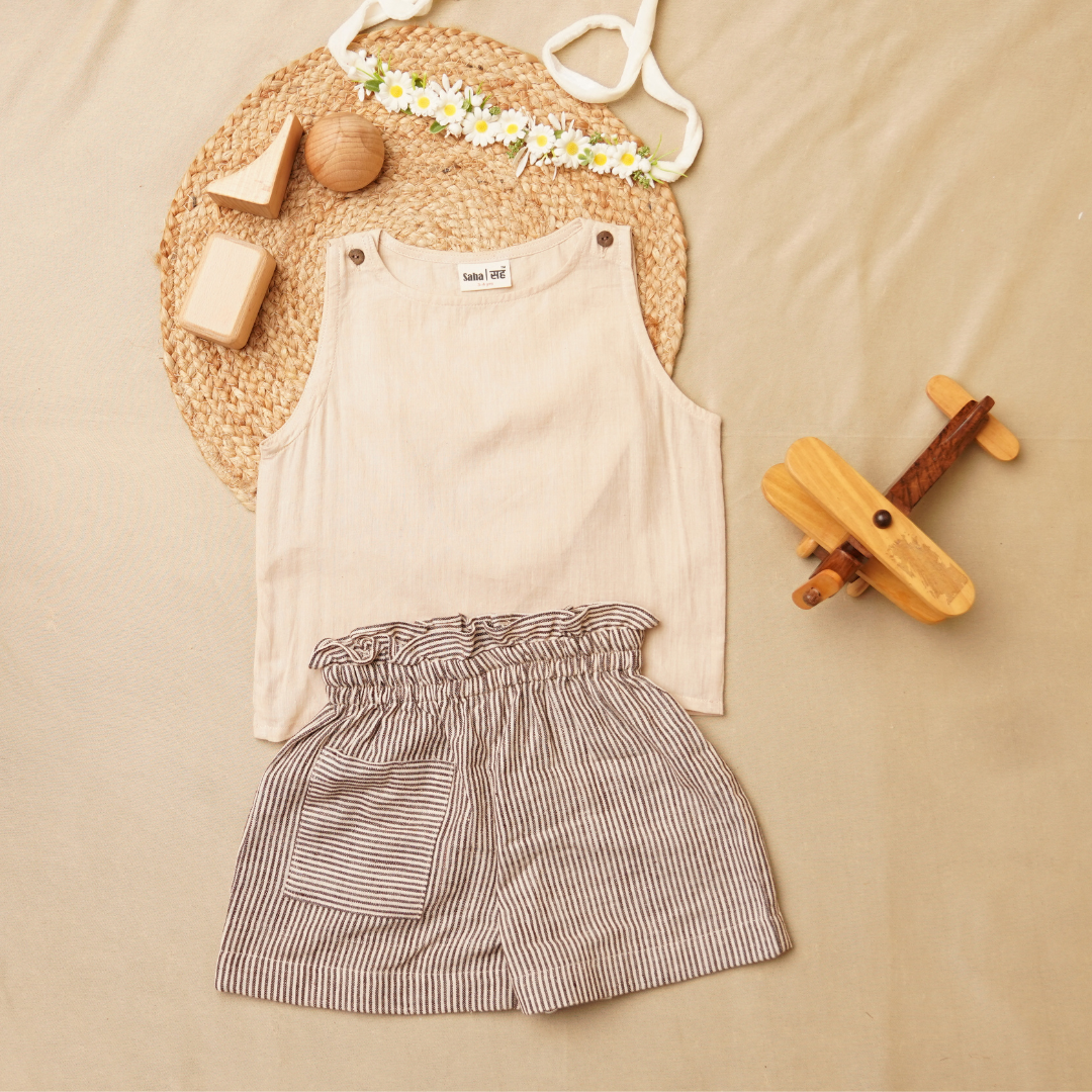 Frilly Fun Set' - Girls' Set with Crop Top and Frilly Shorts Set